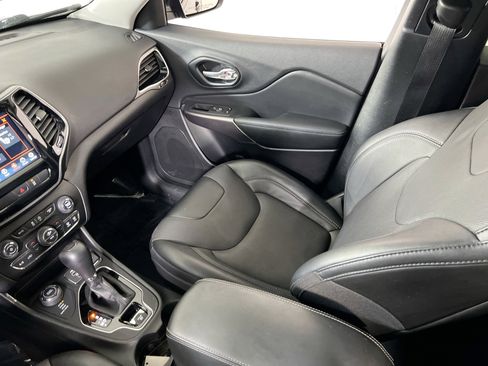 Used 2022 Jeep Cherokee Limited image 23