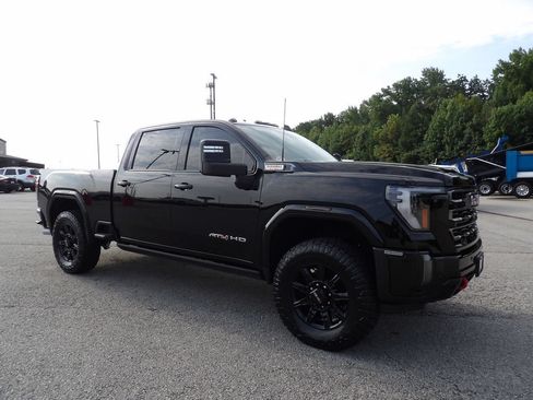 Used 2024 GMC Sierra 2500 AT4 w/ AT4 Premium Plus Package AWD/4WD image 10