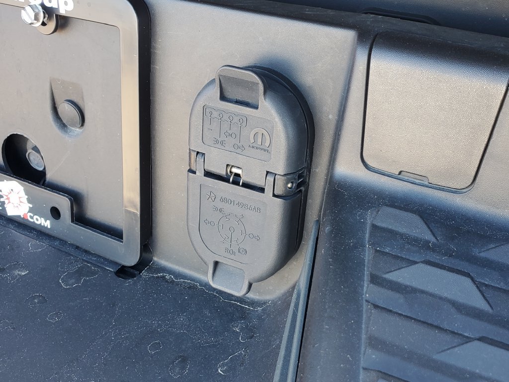 Used 2021 RAM 1500 Laramie AWD/4WD image 7