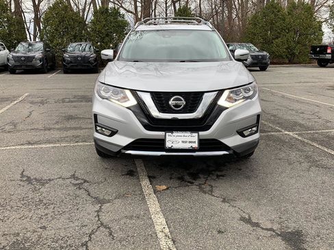 Used 2019 Nissan Rogue SL w/ Premium Package image 8