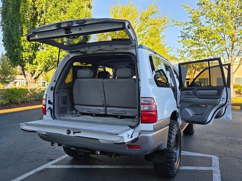 Used 2003 Toyota Land Cruiser w/ Convenience Pkg AWD/4WD image 28