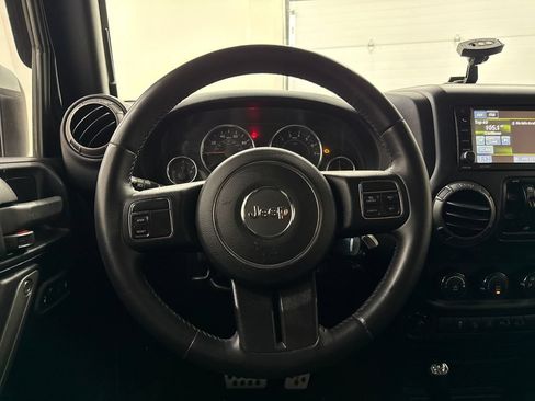 Used 2015 Jeep Wrangler Unlimited Sport w/ Quick Order Package 24S AWD/4WD image 17