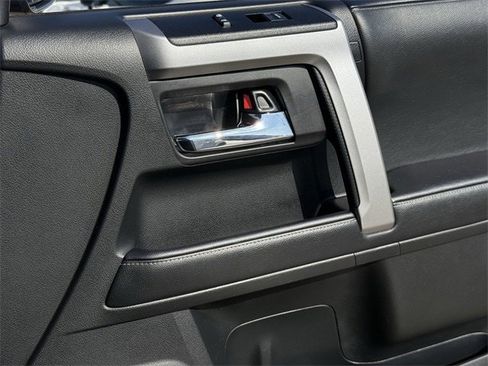 Used 2022 Toyota 4Runner SR5 Premium image 29