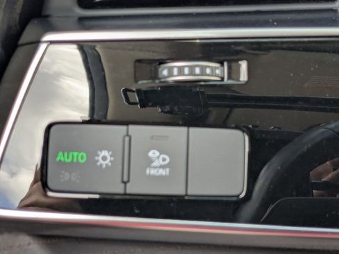 Used 2022 Audi Q8 Premium Plus w/ Premium Plus Package image 15