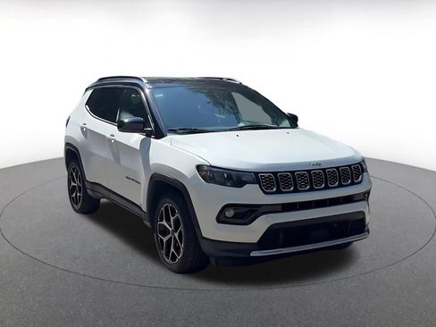 Used 2025 Jeep Compass Limited AWD/4WD image 3