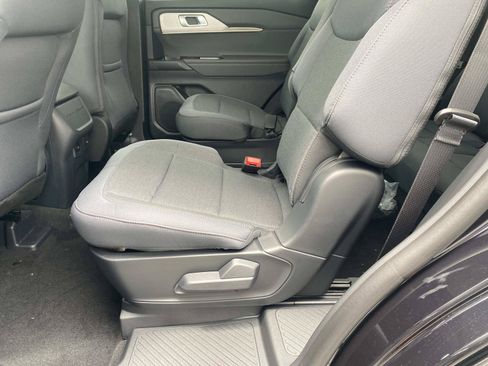 New 2026 Ford Explorer Active RWD image 11