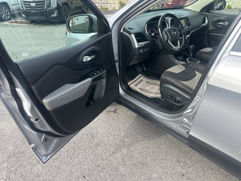 Used 2014 Jeep Cherokee Latitude w/ Comfort/Convenience Group AWD/4WD image 17