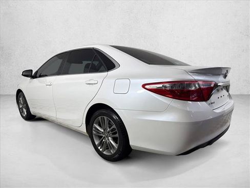 Used 2017 Toyota Camry SE FWD image 5