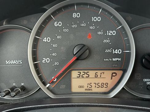 Used 2013 Toyota Yaris LE image 26