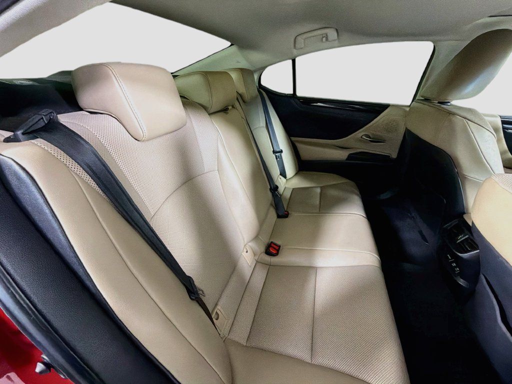 Used 2019 Lexus ES 350 w/ Premium Package FWD image 29