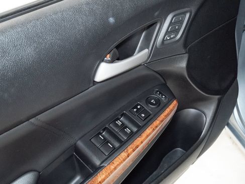 Used 2011 Honda Accord EX-L image 10