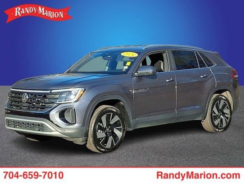Used 2024 Volkswagen Atlas Cross Sport SE image 1