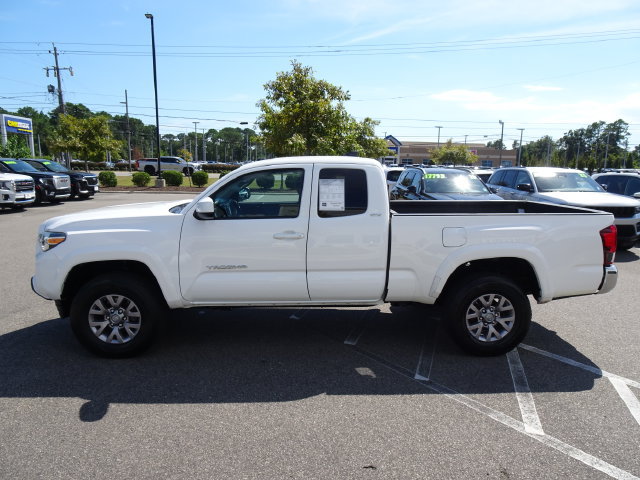 Used 2018 Toyota Tacoma SR5 AWD/4WD image 7