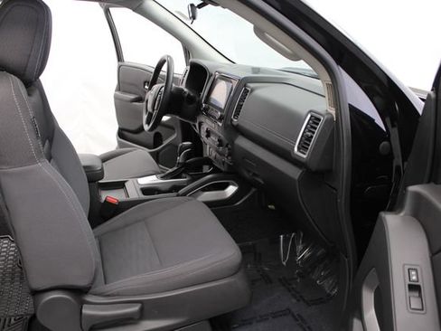 Used 2023 Nissan Frontier SV w/ Technology Package RWD image 18