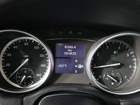 Used 2011 Mercedes-Benz GL 450 4MATIC image 31