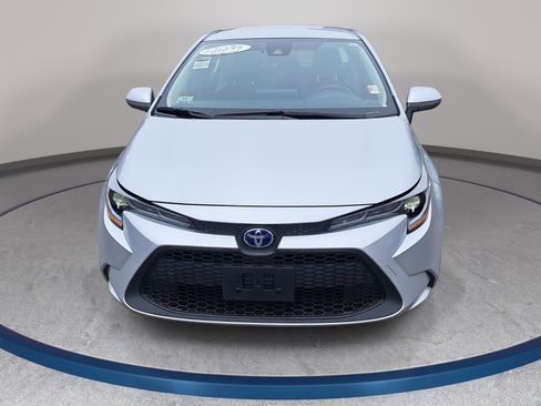 Used 2022 Toyota Corolla LE w/ Premium Interior Package FWD image 2