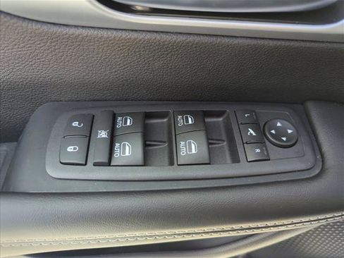 New 2026 Chrysler Pacifica Limited w/ S Appearance Package FWD image 15