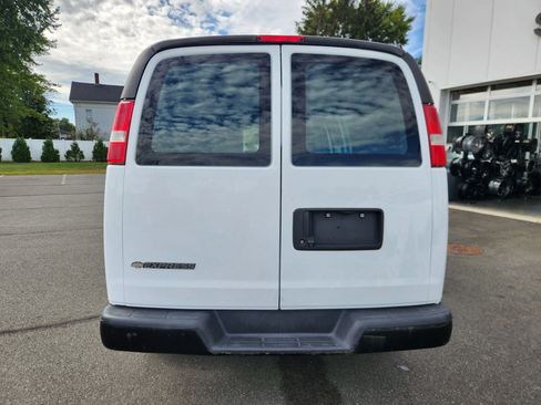 Used 2016 Chevrolet Express 2500 image 14