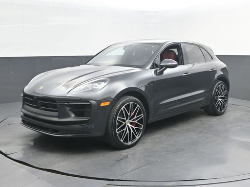 Certified 2024 Porsche Macan GTS AWD/4WD image 1