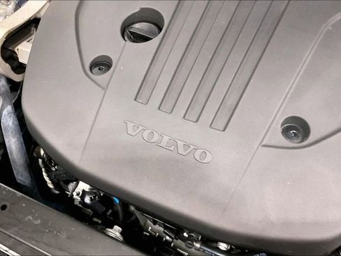Certified 2025 Volvo XC60 B5 Plus image 35