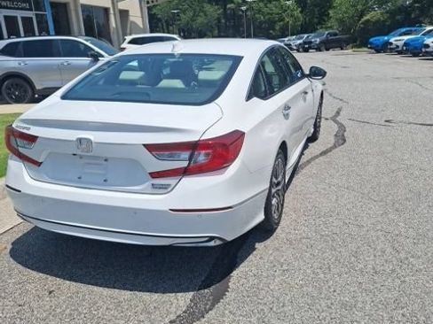 Used 2020 Honda Accord Touring image 6