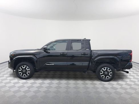 Certified 2024 Toyota Tacoma SR5 AWD/4WD image 14