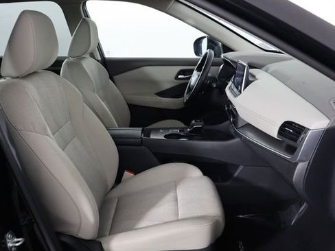 Used 2025 Nissan Rogue SV FWD image 17