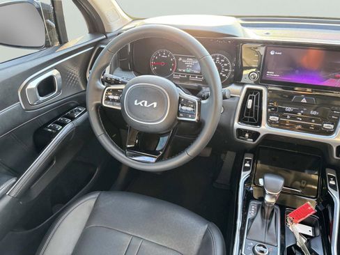 Used 2022 Kia Sorento SX image 11