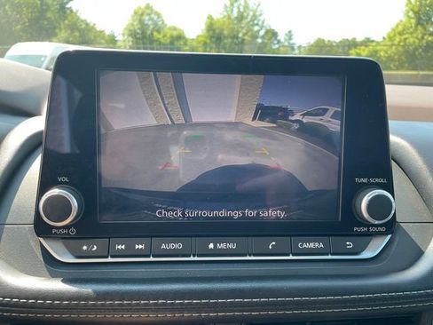 Used 2022 Nissan Rogue S image 31