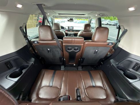 Used 2025 Honda Pilot Elite image 34