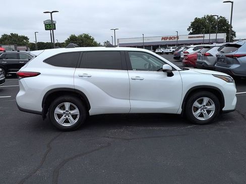 Used 2023 Toyota Highlander L FWD image 8
