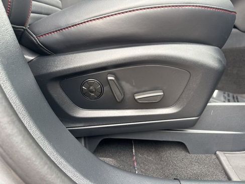 Used 2025 Ford Explorer ST-Line w/ Premium Package image 39