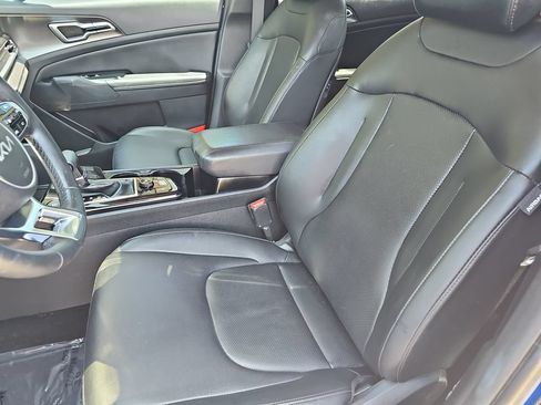 Used 2025 Kia Sportage EX FWD image 14
