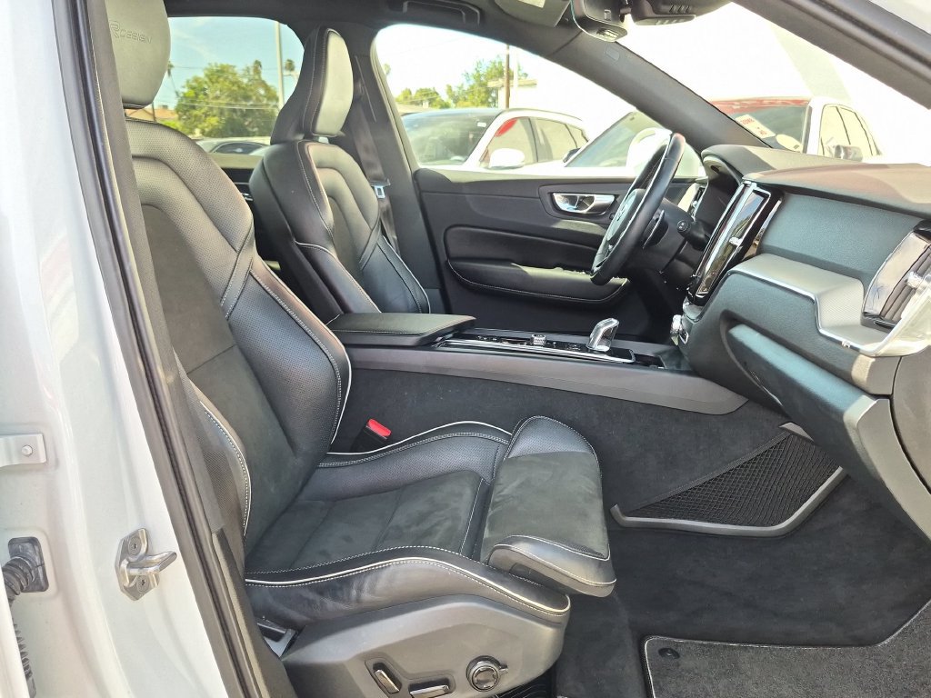 Used 2019 Volvo XC60 T8 R-Design w/ Advanced Package AWD/4WD image 33