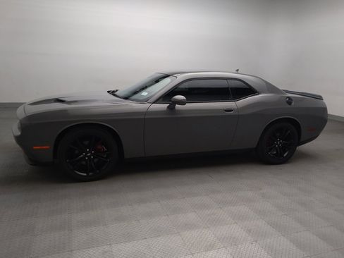 Used 2018 Dodge Challenger SXT w/ Blacktop Package RWD image 2