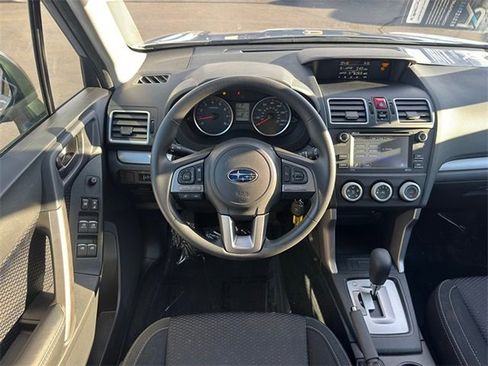 Used 2017 Subaru Forester 2.5i w/ Alloy Wheel Package image 11
