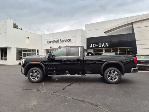 New 2026 GMC Sierra 2500 SLE w/ SLE Value Package; AWD/4WD image 8