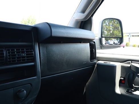 Used 2021 Chevrolet Express 2500 RWD image 22