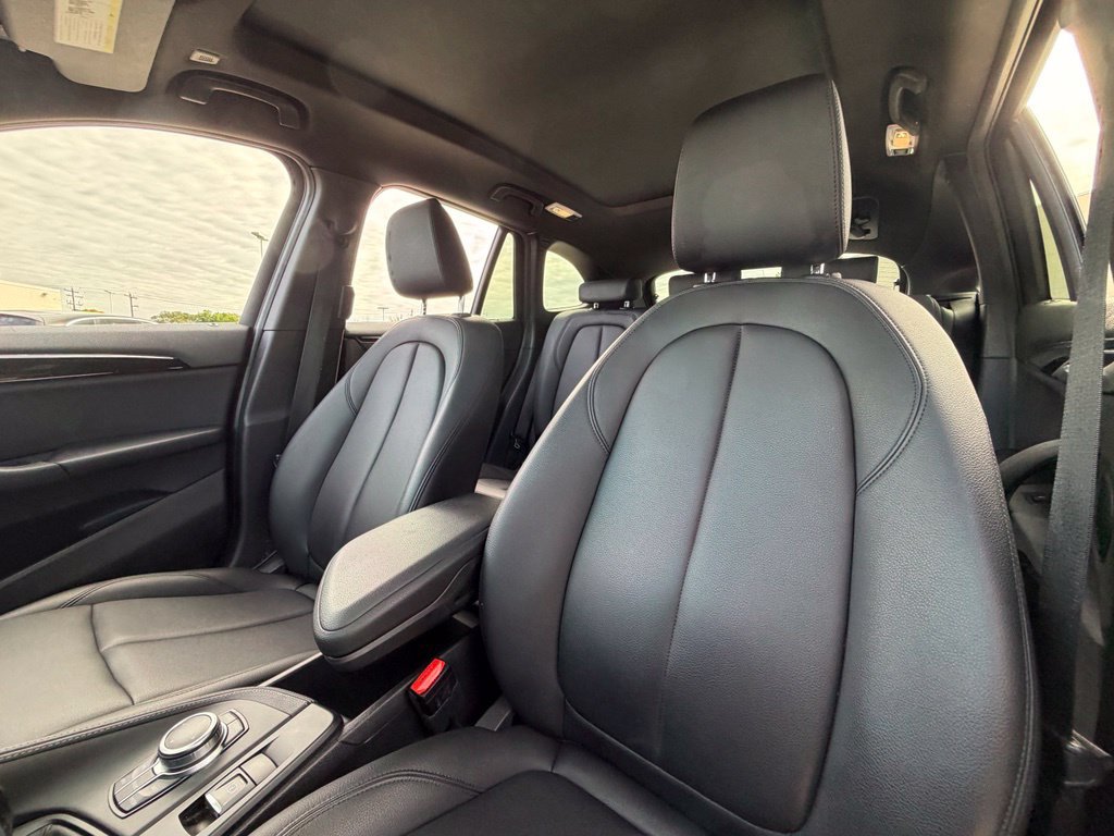 Used 2022 BMW X1 xDrive28i AWD/4WD image 5