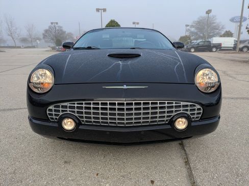 Used 2003 Ford Thunderbird image 9