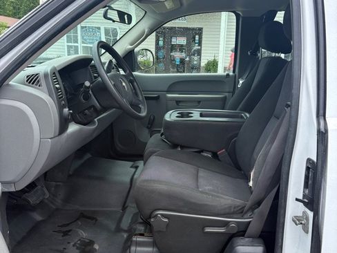 Used 2010 Chevrolet Silverado 1500 W/T RWD image 9