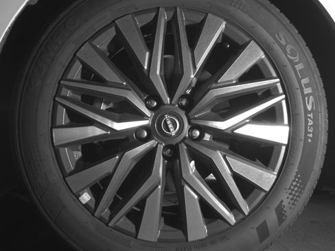 Used 2025 Nissan Altima 2.5 SV image 12