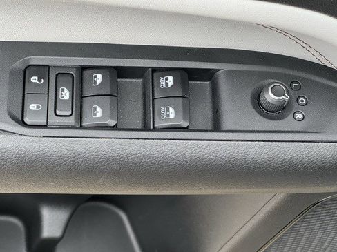 Certified 2025 Jeep Compass Limited image 10