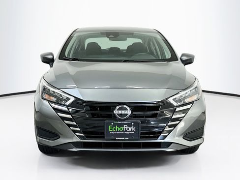 Used 2025 Nissan Versa SV FWD image 2