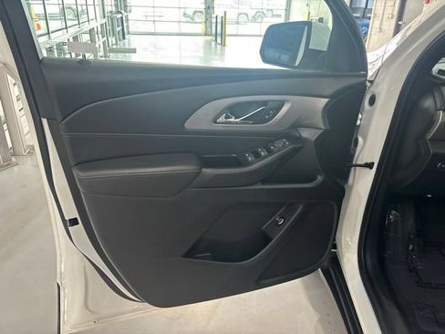 Used 2023 Chevrolet Traverse LT AWD/4WD image 14