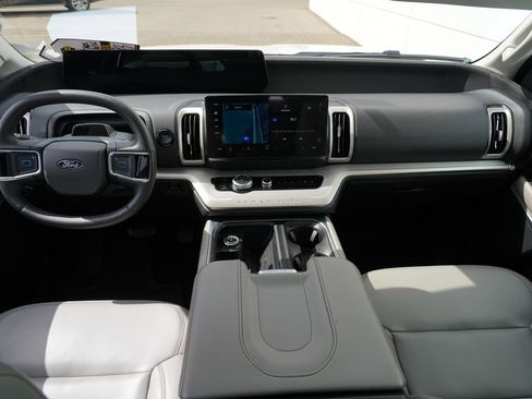 Used 2025 Ford Expedition Max Active image 24