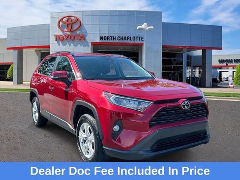 Used 2021 Toyota RAV4 XLE FWD image 1