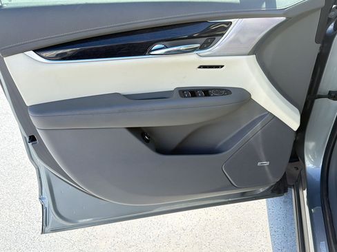 Used 2023 Cadillac XT6 Premium Luxury image 21