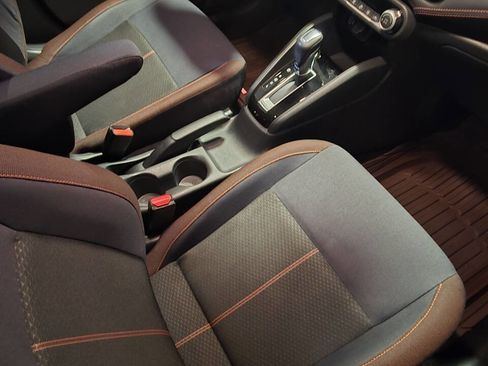 Used 2020 Nissan Versa SR image 5