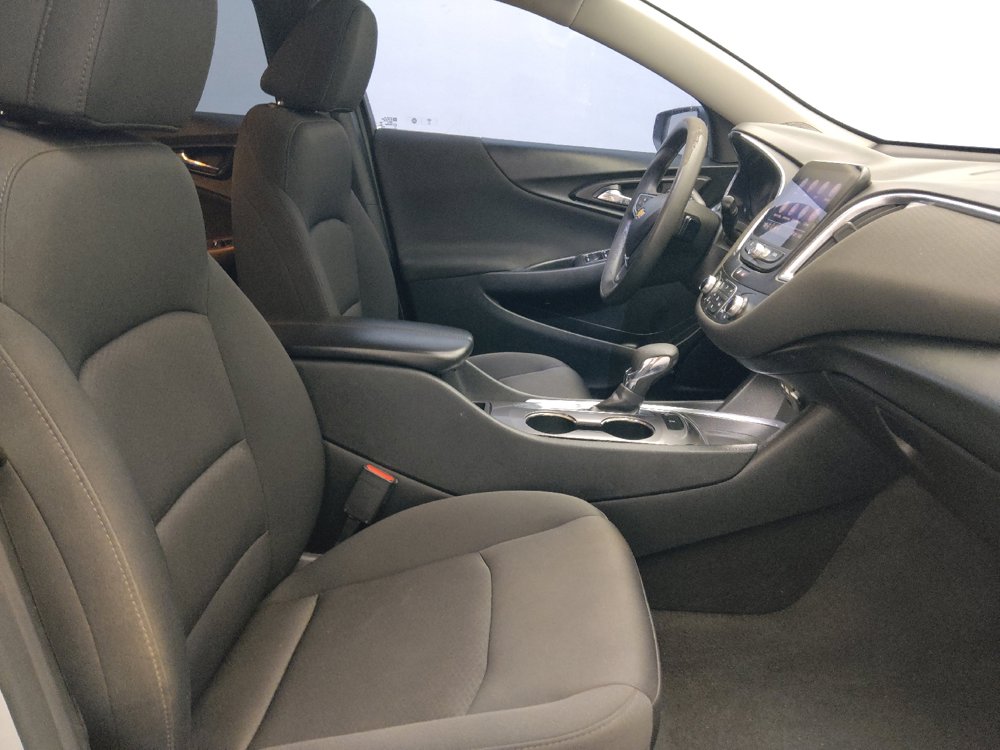 Used 2021 Chevrolet Malibu LT FWD image 21